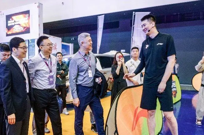 如何选择适合篮球康复训练的器材_2